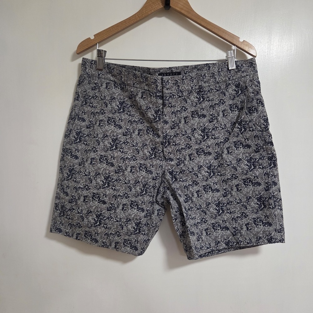 Theory Floral Print Chino Shorts Men's Size 34 Gray Blue Casual Summer